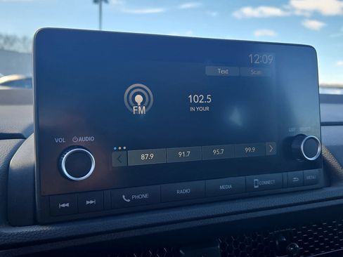 Used 2024 Honda CR-V LX image 18