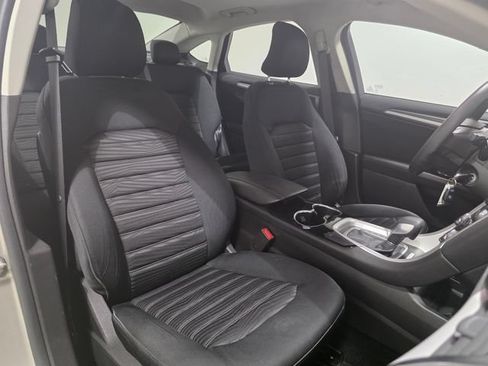 Used 2016 Ford Fusion SE w/ SE Cold Weather Package FWD image 31