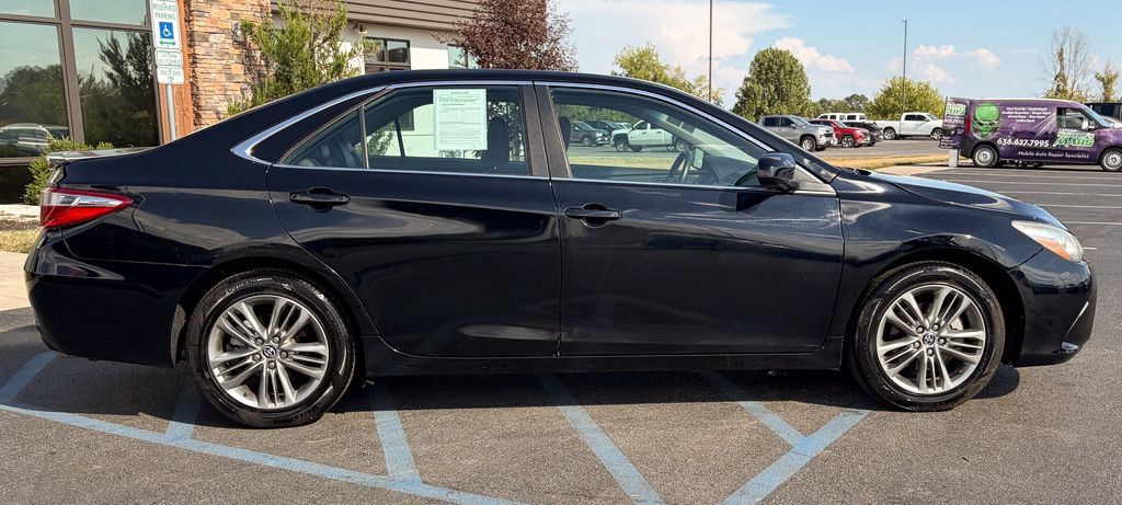 Used 2015 Toyota Camry SE FWD image 26