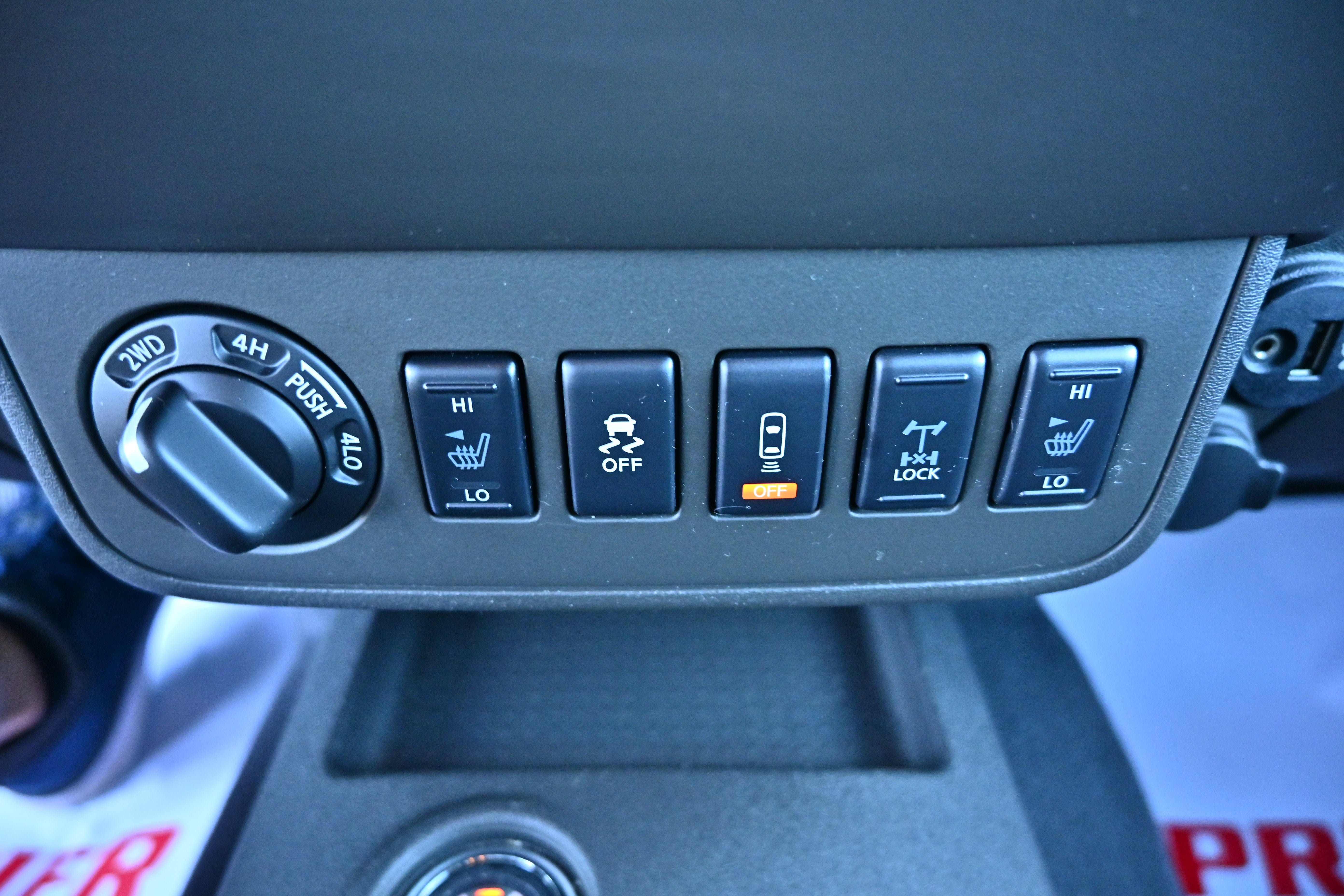 Used 2020 Nissan Frontier PRO-4X w/ Pro-4x Utility Package AWD/4WD image 28