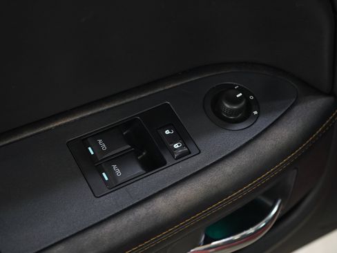 Used 2014 Dodge Challenger R/T RWD image 14