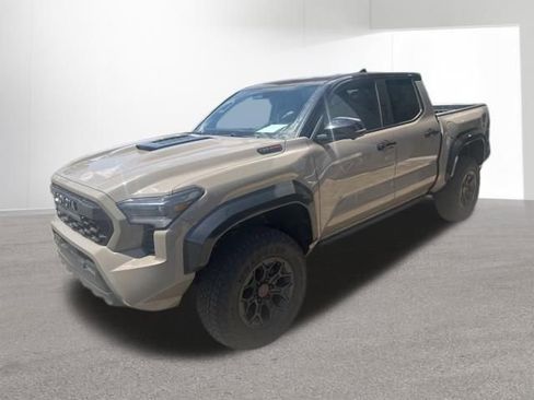 Used 2025 Toyota Tacoma TRD Pro AWD/4WD image 2