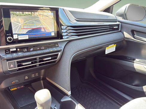 Certified 2025 Toyota Camry LE image 29