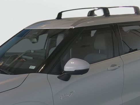 Used 2024 Mitsubishi Outlander 4WD Plug-In Hybrid image 8