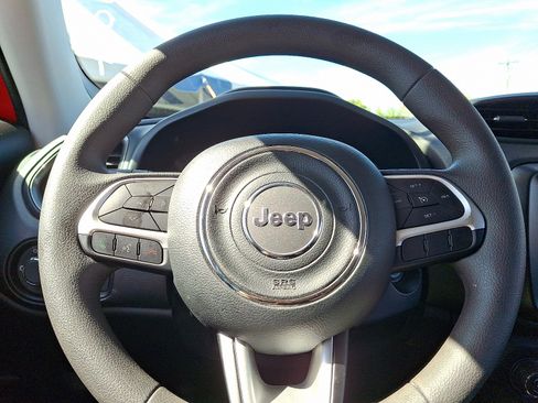 Certified 2023 Jeep Renegade Latitude image 18