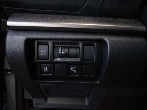 Used 2019 Subaru Crosstrek 2.0i Limited w/ Moonroof Package w/Navigation AWD/4WD image 19