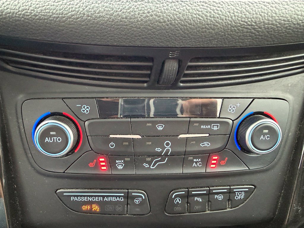Used 2018 Ford Escape Titanium w/ Ford Safe & Smart Package AWD/4WD image 12
