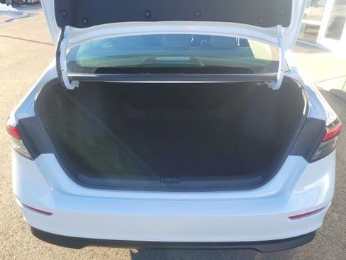 Used 2025 Honda Accord LX image 5