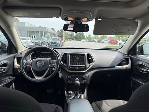 Used 2017 Jeep Cherokee 75th Anniversary image 4