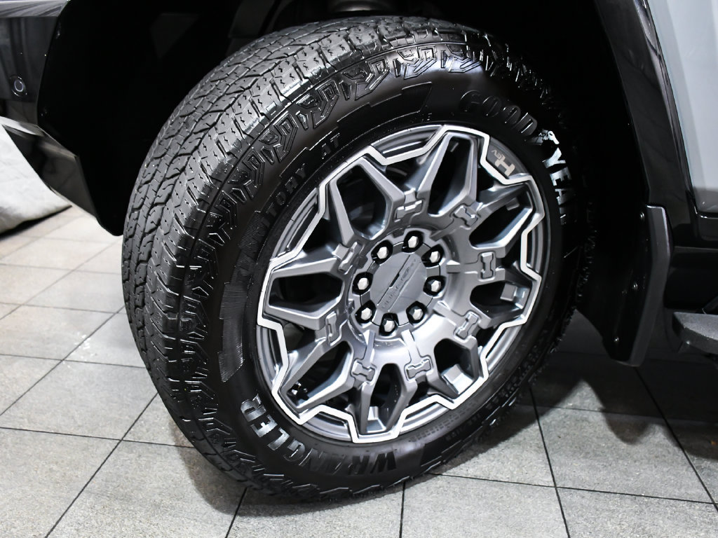 Used 2025 GMC Hummer EV 3X AWD/4WD image 7