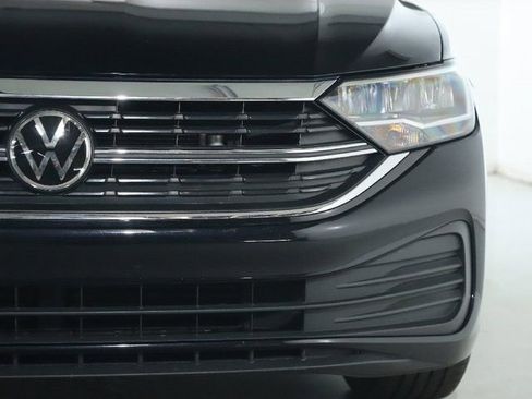 Used 2023 Volkswagen Jetta SE w/ Panoramic Sunroof Package FWD image 7
