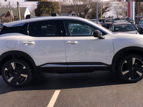 New 2026 Nissan Kicks SR w/ Cold Weather Package image 9