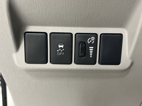 Used 2016 Toyota Prius V Three image 36