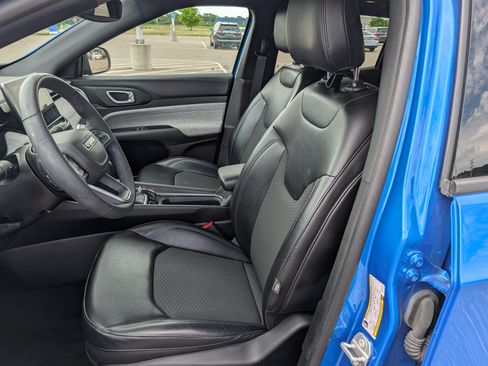 Used 2023 Jeep Compass Latitude w/ Convenience Group AWD/4WD image 21