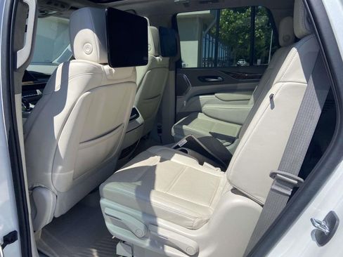 Certified 2023 Cadillac Escalade Premium Luxury Platinum AWD/4WD image 7