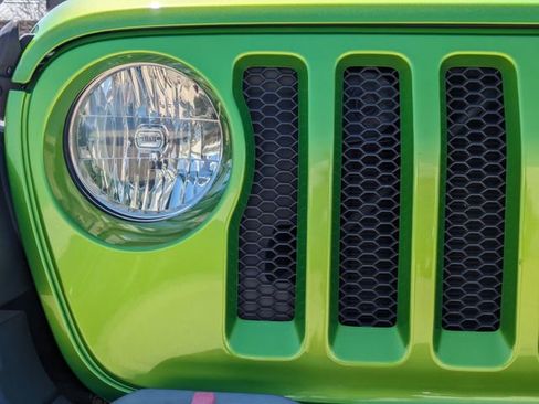 Used 2018 Jeep Wrangler Unlimited Sport image 11