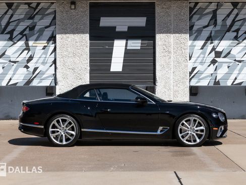 Used 2022 Bentley Continental GT image 18