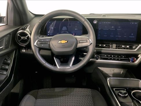 Used 2026 Chevrolet Equinox LT FWD image 5