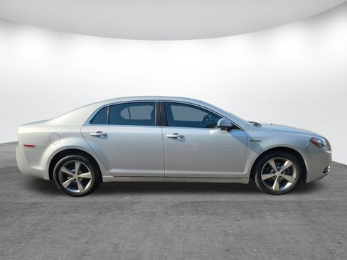 Used 2010 Chevrolet Malibu Hybrid image 2