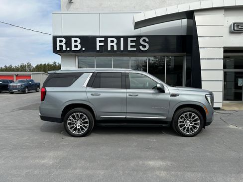 Certified 2025 GMC Yukon Denali AWD/4WD image 4