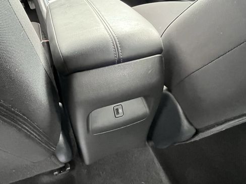 Used 2025 Nissan Sentra SV w/ Trunk Package image 16