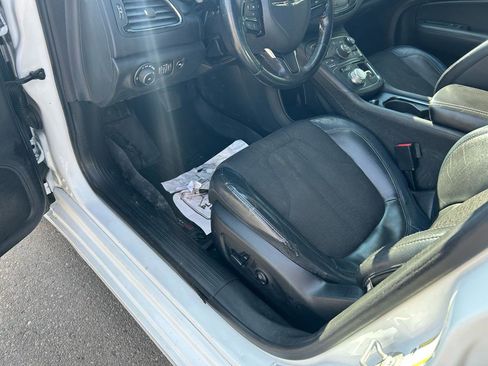 Used 2015 Chrysler 200 S w/ Comfort Group image 11