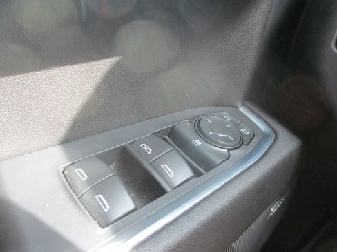 Used 2022 Chevrolet Silverado 1500 LT Trail Boss w/ LT Trail Boss Premium Package image 28