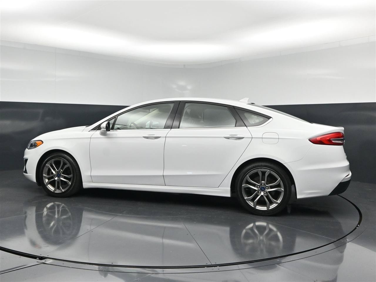 Used 2020 Ford Fusion SEL FWD image 8