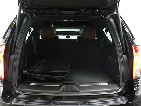 Used 2024 Chevrolet Suburban High Country w/ Premium Package image 15