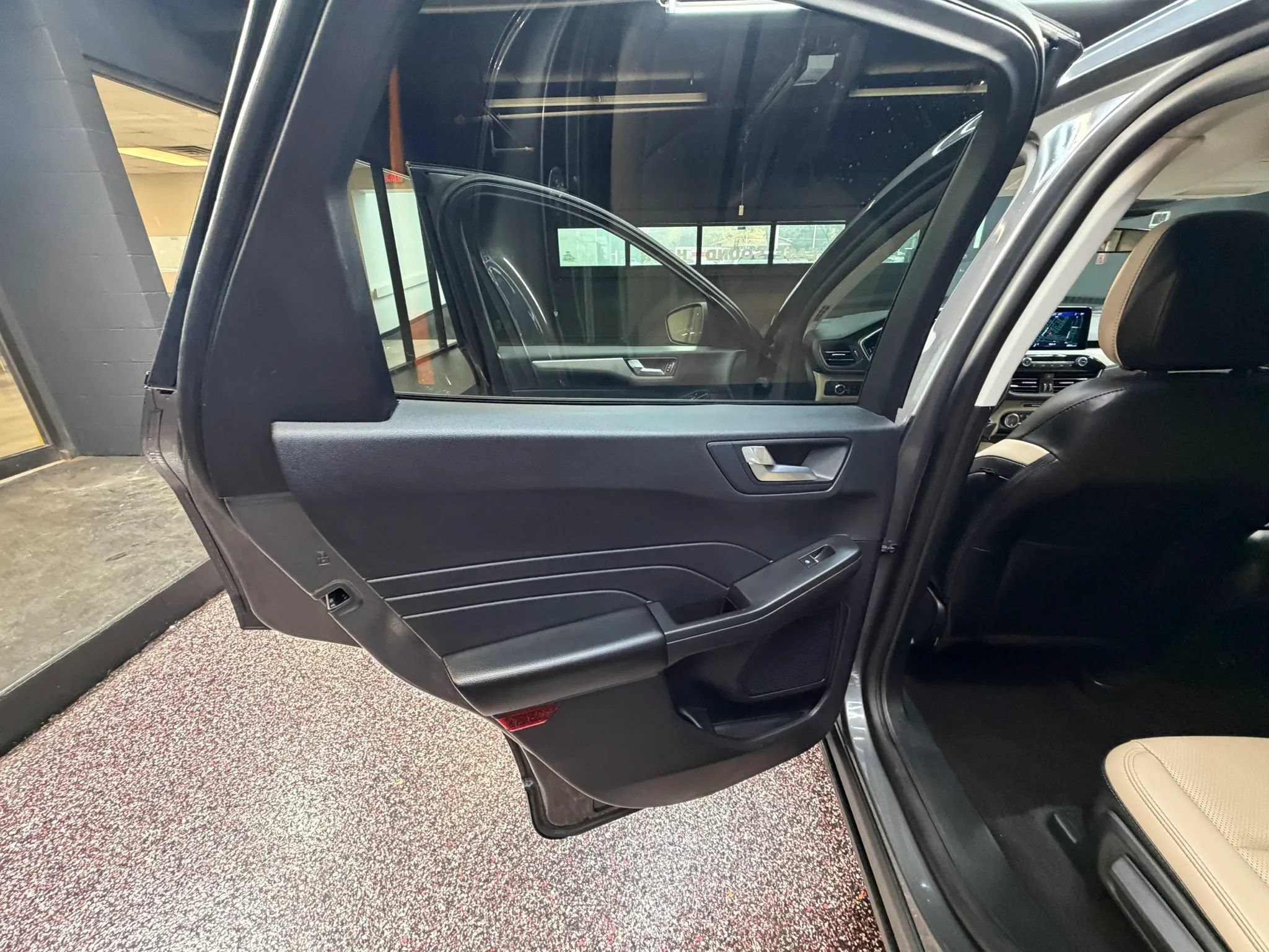 Used 2022 Ford Escape SEL FWD image 27