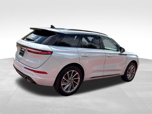 Certified 2025 Lincoln Corsair Grand Touring AWD/4WD image 9