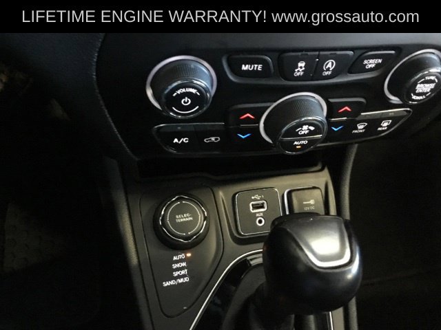 Used 2023 Jeep Cherokee Altitude Lux AWD/4WD image 16