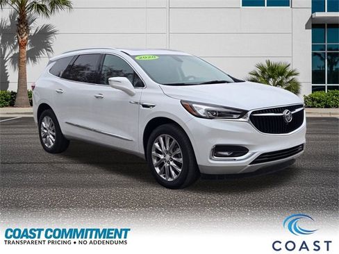 Used 2020 Buick Enclave Essence w/ Sound and Sites Package image 3