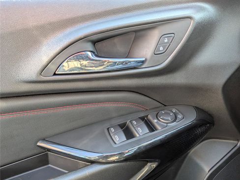 Used 2024 Chevrolet Trax RS image 19