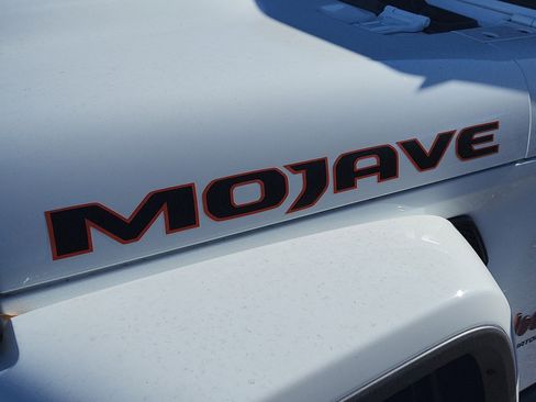 New 2025 Jeep Gladiator Mojave image 29