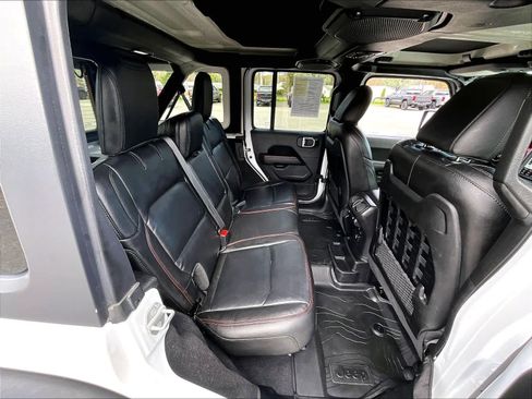 Used 2021 Jeep Wrangler Unlimited Rubicon AWD/4WD image 16