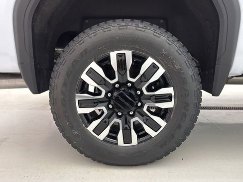 New 2026 GMC Sierra 2500 Denali Ultimate AWD/4WD image 10