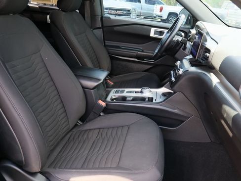 Used 2020 Ford Explorer XLT RWD image 30