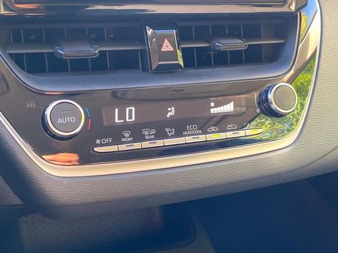 Used 2023 Toyota Corolla LE w/ LE Convenience Package FWD image 25