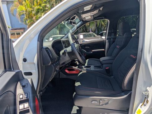 Used 2026 Nissan Frontier Pro-X w/ Pro-X Convenience Package RWD image 9
