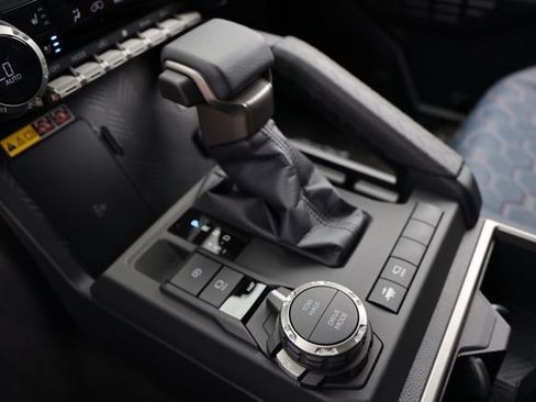 New 2026 Toyota 4Runner Platinum AWD/4WD image 23