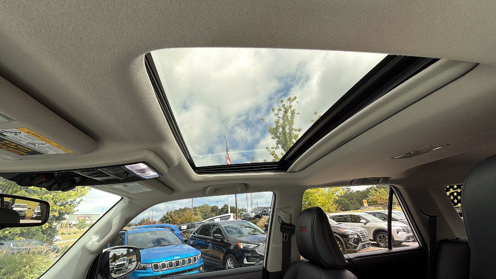 Used 2018 Toyota 4Runner TRD Off-Road Premium AWD/4WD image 18