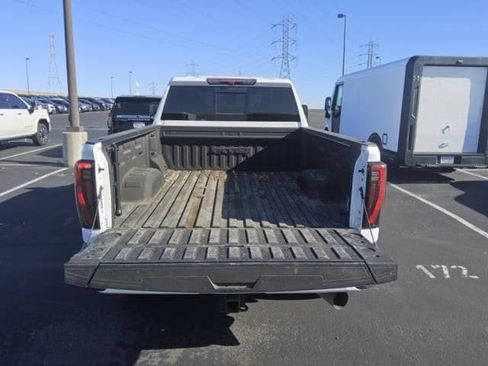 Used 2024 GMC Sierra 2500 AT4 w/ AT4 Preferred Package AWD/4WD image 6