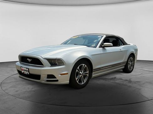 Used 2014 Ford Mustang Premium w/ Comfort Package RWD image 4