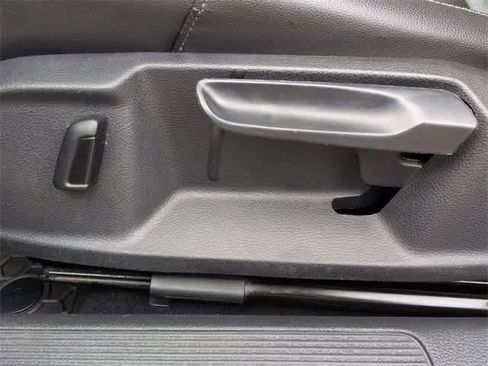 Used 2021 Volkswagen Golf 4-Door image 18