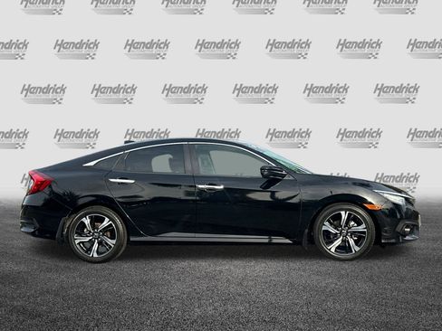 Used 2017 Honda Civic Touring image 3
