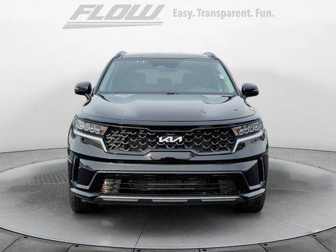 Used 2023 Kia Sorento S w/ Panoramic Sunroof Package image 3