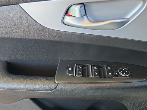 Used 2023 Kia Forte LXS FWD image 11