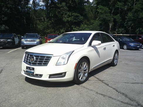 Used 2014 Cadillac XTS FWD image 1