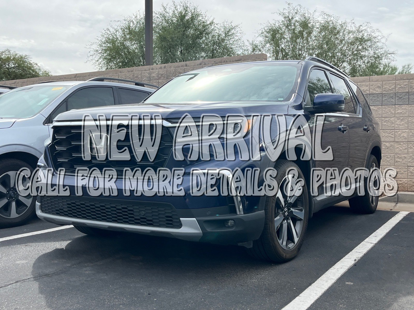 Used 2024 Honda Pilot Touring image 1